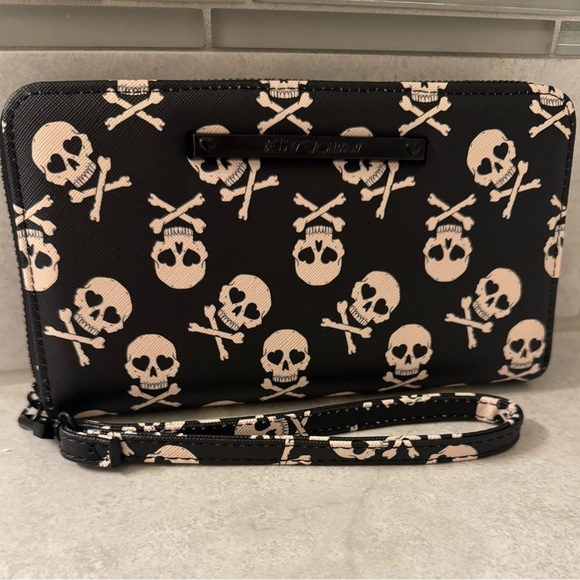 Betsey Johnson Handbags - Black Skull ☠️ Betsey Johnson XL Wrislet Wallet XO ZIPP NWT